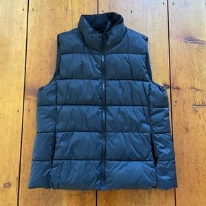 Gap black puffy vest